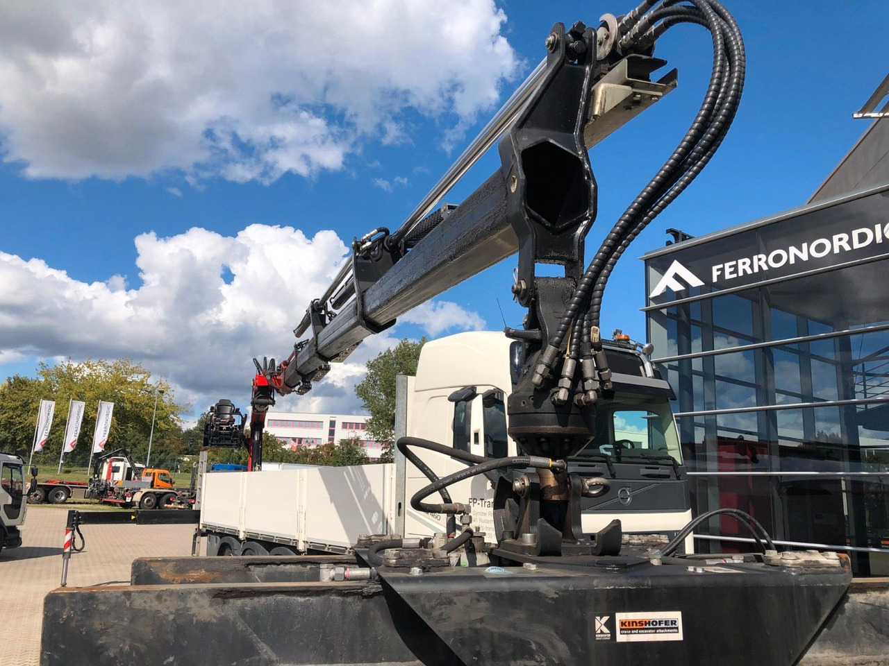 Volvo FH460 8x2 TRIDEM VLA&NLA gelenkt*FASSI F215AS.24 - Camião de caixa aberta/ Plataforma, Caminhão grua: foto 4 Volvo FH460 8x2 TRIDEM VLA&NLA gelenkt*FASSI F215AS.24 - Camião de caixa aberta/ Plataforma, Caminhão grua: foto 4