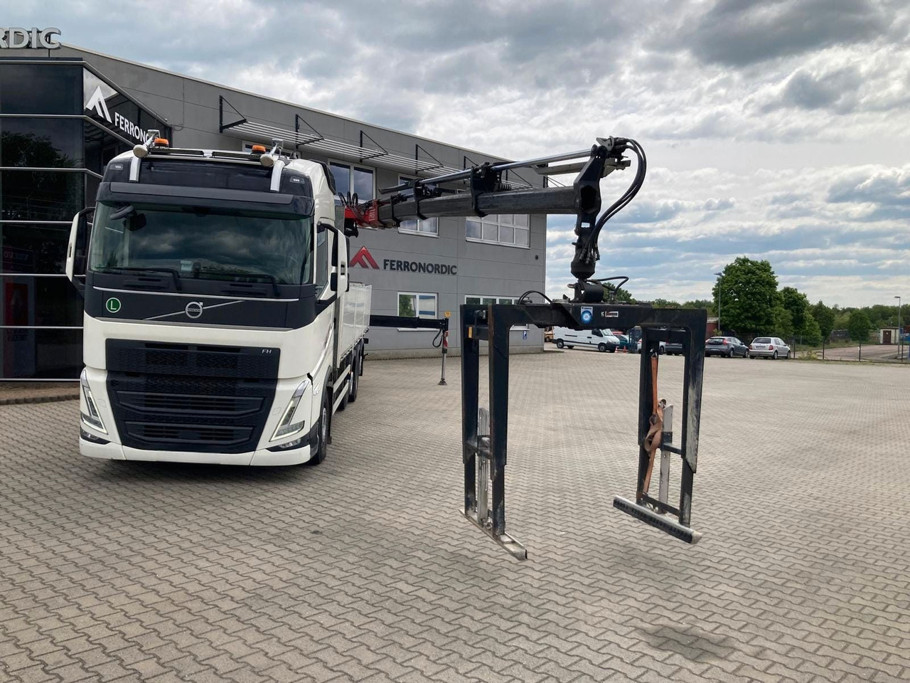 Volvo FH460 8x2 TRIDEM VLA&NLA gelenkt*FASSI F215AS.24 - Caminhão grua: foto 5 Volvo FH460 8x2 TRIDEM VLA&NLA gelenkt*FASSI F215AS.24 - Caminhão grua: foto 5