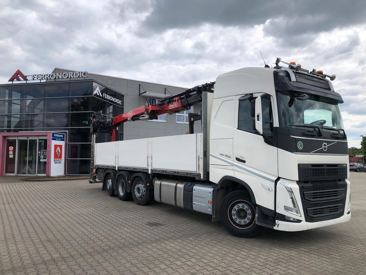 Volvo FH460 8x2 TRIDEM VLA&NLA gelenkt*FASSI F215AS.24 - Caminhão grua: foto 3 Volvo FH460 8x2 TRIDEM VLA&NLA gelenkt*FASSI F215AS.24 - Caminhão grua: foto 3