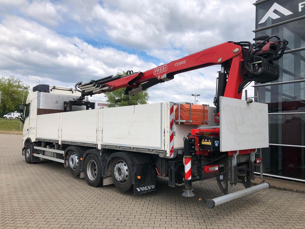 Volvo FH460 8x2 TRIDEM VLA&NLA gelenkt*FASSI F215AS.24 - Caminhão grua: foto 5 Volvo FH460 8x2 TRIDEM VLA&NLA gelenkt*FASSI F215AS.24 - Caminhão grua: foto 5