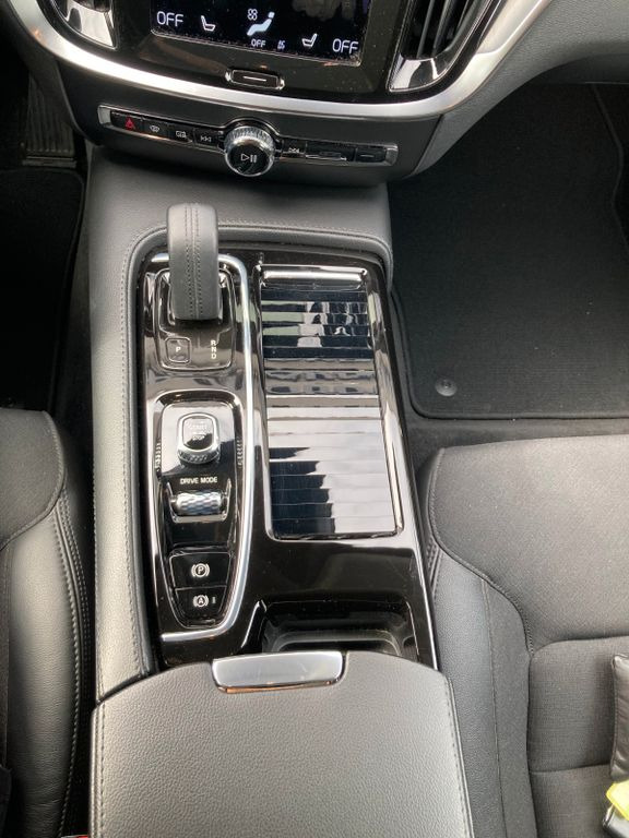 Carro perua Volvo V60 T6 AWD R-Design Expression Recharge Plug-In: foto 19