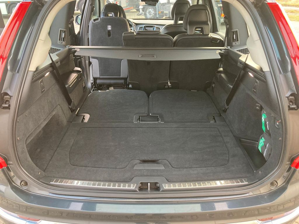 Volvo XC 90 T8 7-Sitzer Inscr. Expr. Recharge AWD Volvo XC 90 T8 7-Sitzer Inscr. Expr. Recharge AWD - SUV: foto 5 Volvo XC 90 T8 7-Sitzer Inscr. Expr. Recharge AWD Volvo XC 90 T8 7-Sitzer Inscr. Expr. Recharge AWD - SUV: foto 5
