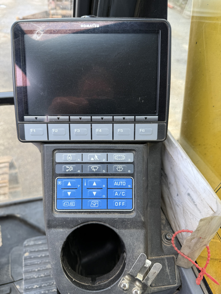 Escavadora de rastos KOMATSU HB215LC2: foto 34