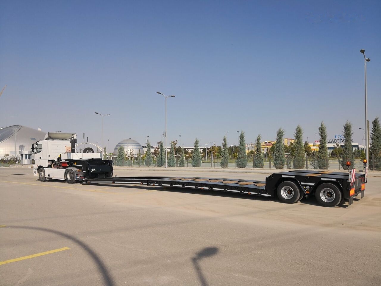 Özgül 2 AXLE LOW LOADER SEMI TRAILER - Semireboque baixa: foto 3 Özgül 2 AXLE LOW LOADER SEMI TRAILER - Semireboque baixa: foto 3