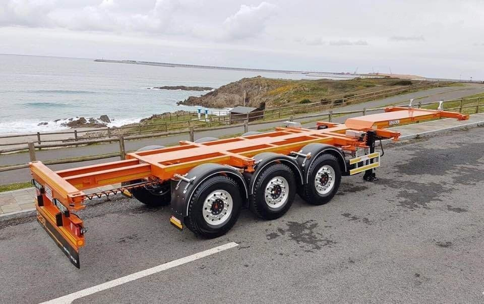 Özgül TELESCOBIC HIGH CUBE CONTAINER CHASSIS - Semireboque transportador de contêineres/ Caixa móvel: foto 5 Özgül TELESCOBIC HIGH CUBE CONTAINER CHASSIS - Semireboque transportador de contêineres/ Caixa móvel: foto 5