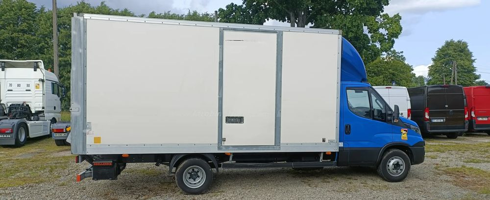 Caminhão furgão Iveco Daily 70C18: foto 8