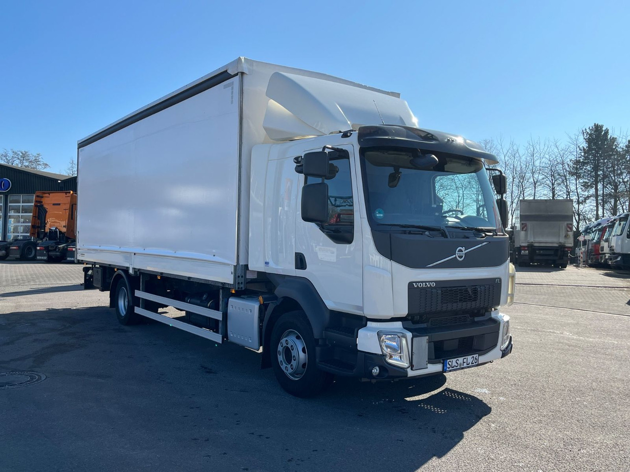 Volvo FL 5.14 Junghanns Schiebeplane LBW - Caminhão com lona: foto 3 Volvo FL 5.14 Junghanns Schiebeplane LBW - Caminhão com lona: foto 3