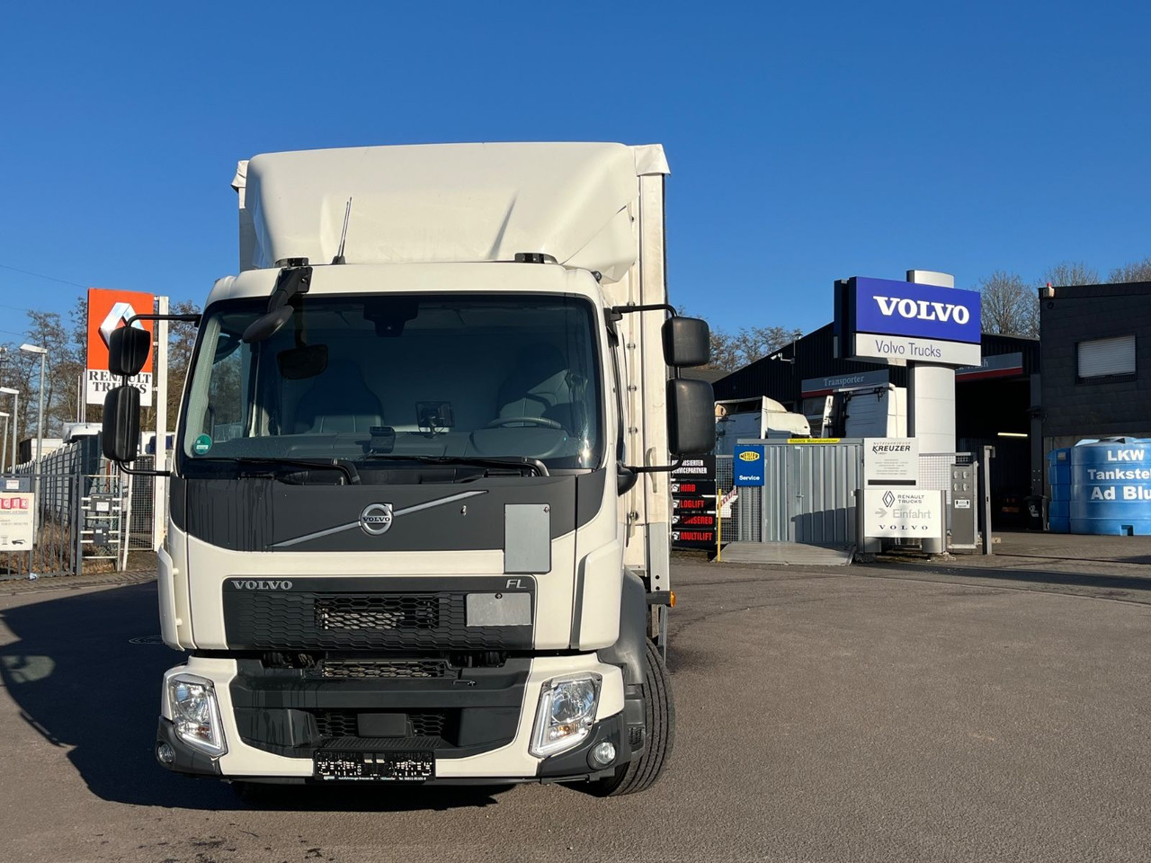 Volvo FL 8.16 Schiebeplane - Miete mögl. - Caminhão com lona: foto 1 Volvo FL 8.16 Schiebeplane - Miete mögl. - Caminhão com lona: foto 1