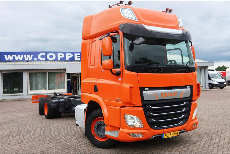 DAF CF 450 Chassis Cabine Slaap Cabine 2x Bed - Caminhão chassi: foto 2 DAF CF 450 Chassis Cabine Slaap Cabine 2x Bed - Caminhão chassi: foto 2