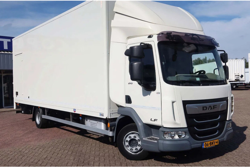 DAF LF 210 FA Bakwagen + Dhollandia 2000 kg klep extra accu set, 3x bindrail + stang. - Caminhão furgão: foto 2 DAF LF 210 FA Bakwagen + Dhollandia 2000 kg klep extra accu set, 3x bindrail + stang. - Caminhão furgão: foto 2