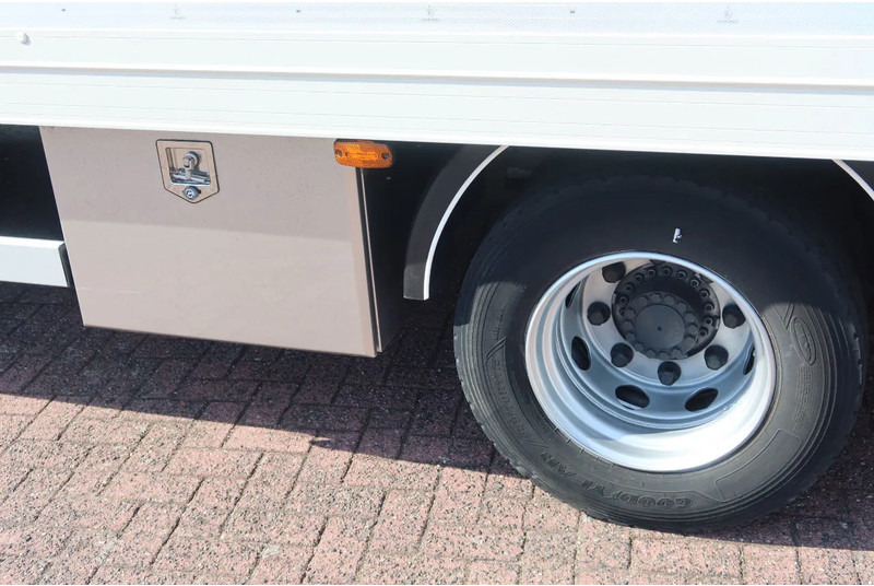 DAF LF 210 FA Bakwagen + Dhollandia 2000 kg klep extra accu set, 3x bindrail + stang. - Caminhão furgão: foto 5 DAF LF 210 FA Bakwagen + Dhollandia 2000 kg klep extra accu set, 3x bindrail + stang. - Caminhão furgão: foto 5