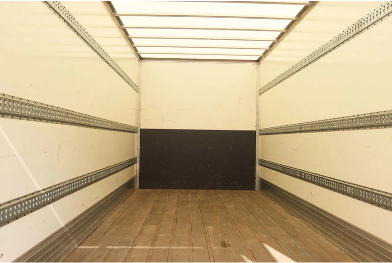 DAF LF 210 FA Bakwagen + Dhollandia 2000 kg klep extra accu set, 3x bindrail + stang. - Caminhão furgão: foto 4 DAF LF 210 FA Bakwagen + Dhollandia 2000 kg klep extra accu set, 3x bindrail + stang. - Caminhão furgão: foto 4