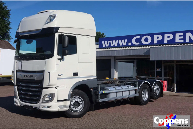 DAF XF 106.450 Wissellaadbaksysteem / Chassis - Caminhão transportador de contêineres/ Caixa móvel: foto 1 DAF XF 106.450 Wissellaadbaksysteem / Chassis - Caminhão transportador de contêineres/ Caixa móvel: foto 1