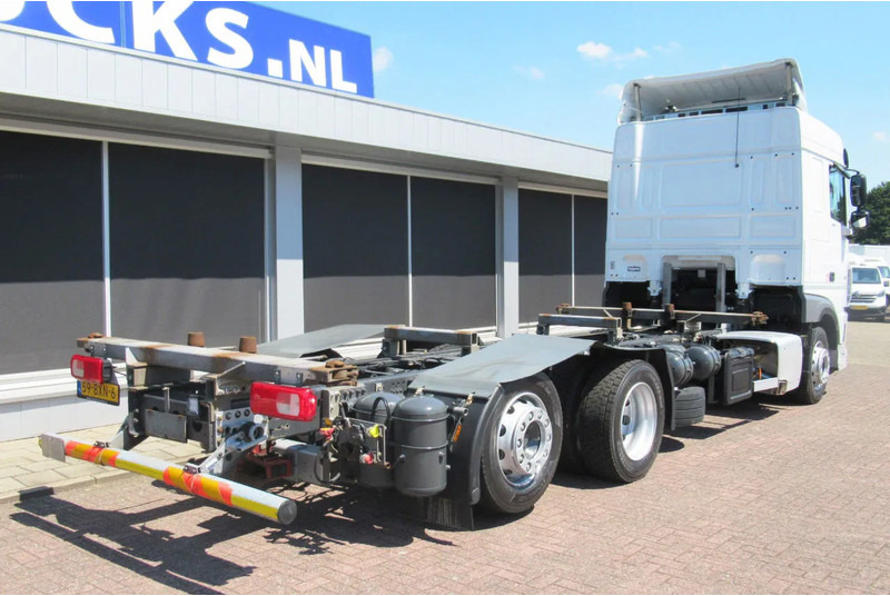 DAF XF 450 FAR BDF Systeem - Caminhão transportador de contêineres/ Caixa móvel: foto 3 DAF XF 450 FAR BDF Systeem - Caminhão transportador de contêineres/ Caixa móvel: foto 3
