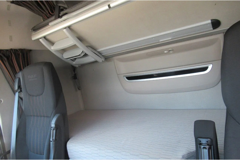 DAF XF 450 FAR BDF Systeem - Caminhão transportador de contêineres/ Caixa móvel: foto 4 DAF XF 450 FAR BDF Systeem - Caminhão transportador de contêineres/ Caixa móvel: foto 4