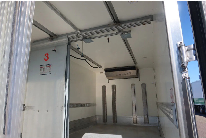 FUSO Canter Thermoking T 600R Koel/Vries + Laadklep - Caminhão frigorífico: foto 3 FUSO Canter Thermoking T 600R Koel/Vries + Laadklep - Caminhão frigorífico: foto 3