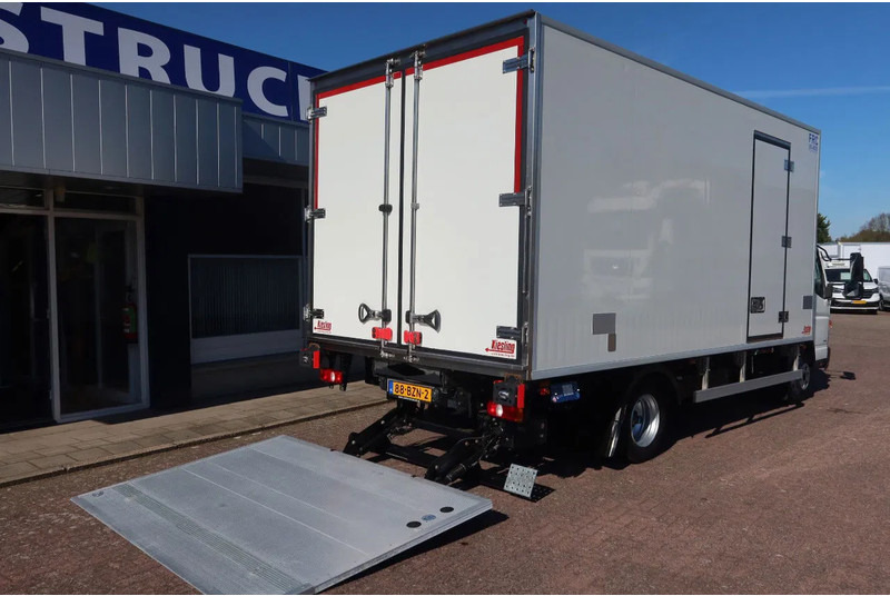 FUSO Canter Thermoking T 600R Koel/Vries + Laadklep - Caminhão frigorífico: foto 4 FUSO Canter Thermoking T 600R Koel/Vries + Laadklep - Caminhão frigorífico: foto 4