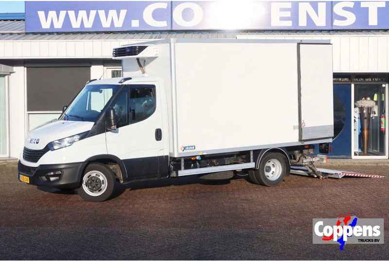 Iveco Daily 35C16 Carrier Xarios 350 Koel+Vries+verwarmen + stekker 220 volt, Dhollandia 750 kg klep - Carrinha frigorífica: foto 1 Iveco Daily 35C16 Carrier Xarios 350 Koel+Vries+verwarmen + stekker 220 volt, Dhollandia 750 kg klep - Carrinha frigorífica: foto 1