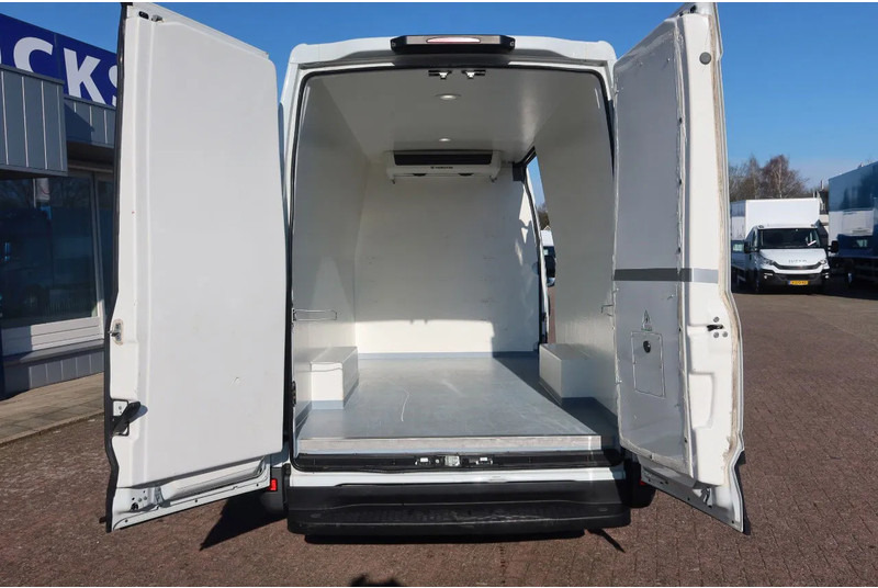 Iveco Daily 35S12 Koel/vries + Stekker 220 volt L2/h2 thermoking - Carrinha frigorífica: foto 3 Iveco Daily 35S12 Koel/vries + Stekker 220 volt L2/h2 thermoking - Carrinha frigorífica: foto 3