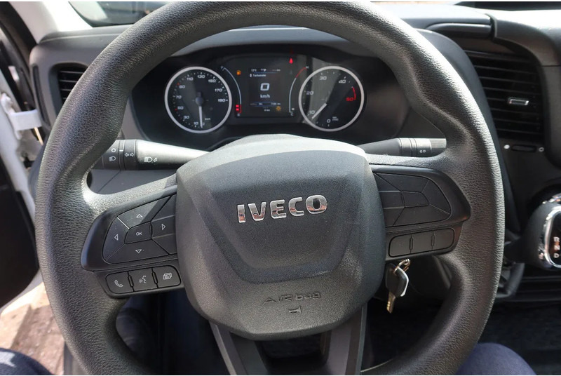 Iveco Daily 35S16 Iveco 35S16 L3/H2 Koel/Vries/ verwarmen Carrier Xarios 350 + 220 volt nacht aansluiting - Carrinha frigorífica: foto 4 Iveco Daily 35S16 Iveco 35S16 L3/H2 Koel/Vries/ verwarmen Carrier Xarios 350 + 220 volt nacht aansluiting - Carrinha frigorífica: foto 4