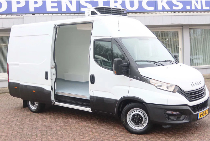 Iveco Daily 35S16 Koelen/vriezen/verwarmen Carrier Xarios 350 + nacht aansluiting 220 volt - Carrinha frigorífica: foto 3 Iveco Daily 35S16 Koelen/vriezen/verwarmen Carrier Xarios 350 + nacht aansluiting 220 volt - Carrinha frigorífica: foto 3