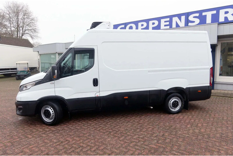 Iveco Daily 35S16 Koelen/vriezen/verwarmen Carrier Xarios 350 + nacht aansluiting 220 volt - Carrinha frigorífica: foto 2 Iveco Daily 35S16 Koelen/vriezen/verwarmen Carrier Xarios 350 + nacht aansluiting 220 volt - Carrinha frigorífica: foto 2