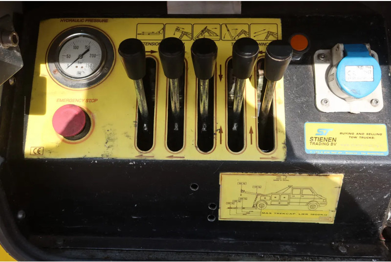 Caminhão reboque Iveco Daily 50C16 Recovery truck, bergingswagen, Afsleepwagen: foto 19 Caminhão reboque Iveco Daily 50C16 Recovery truck, bergingswagen, Afsleepwagen: foto 19