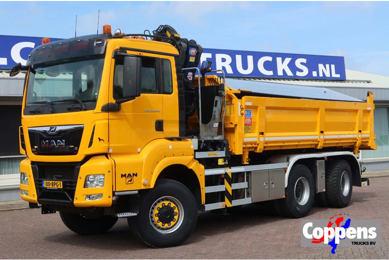MAN TGS 33.420 2 Zijdige kipper + Kraan 6x6 Stuur as - Caminhão basculante, Caminhão grua: foto 1 MAN TGS 33.420 2 Zijdige kipper + Kraan 6x6 Stuur as - Caminhão basculante, Caminhão grua: foto 1