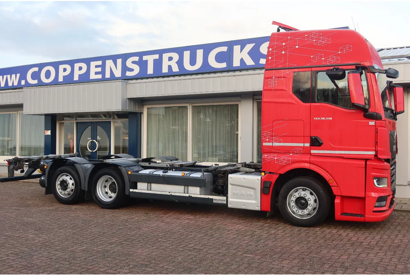 MAN TGX 26.510 6x2 Intarder. Volledige luchtvering - Caminhão transportador de contêineres/ Caixa móvel: foto 2 MAN TGX 26.510 6x2 Intarder. Volledige luchtvering - Caminhão transportador de contêineres/ Caixa móvel: foto 2