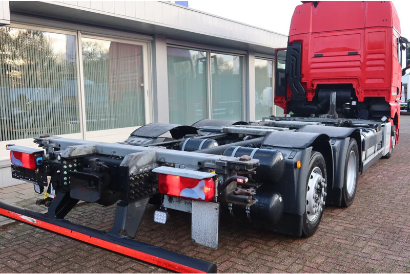 MAN TGX 26.510 6x2 Intarder. Volledige luchtvering - Caminhão transportador de contêineres/ Caixa móvel: foto 3 MAN TGX 26.510 6x2 Intarder. Volledige luchtvering - Caminhão transportador de contêineres/ Caixa móvel: foto 3