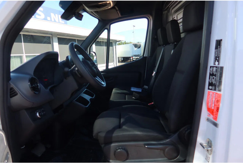 Mercedes-Benz 317CDI 317 CDI L2/H2 Automaat - Carrinha frigorífica: foto 5 Mercedes-Benz 317CDI 317 CDI L2/H2 Automaat - Carrinha frigorífica: foto 5
