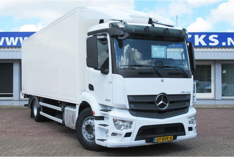 Mercedes-Benz Actros 1832 1832 LL 4x2 - Caminhão furgão: foto 2 Mercedes-Benz Actros 1832 1832 LL 4x2 - Caminhão furgão: foto 2
