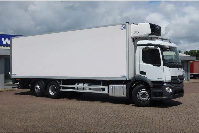 Mercedes-Benz Actros 2530 L Koel/Vries + Laadklep DHollandia 2500kg - Caminhão frigorífico: foto 2 Mercedes-Benz Actros 2530 L Koel/Vries + Laadklep DHollandia 2500kg - Caminhão frigorífico: foto 2