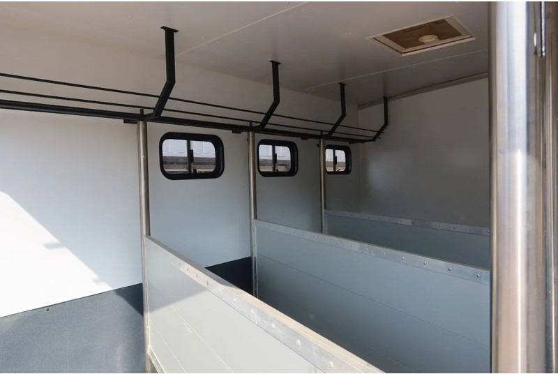 Mercedes-Benz Atego 816 L 3 Paarden/4 Ponies Nieuwe APK + nieuwe accu. - Caminhão para transporte de cavalos: foto 3 Mercedes-Benz Atego 816 L 3 Paarden/4 Ponies Nieuwe APK + nieuwe accu. - Caminhão para transporte de cavalos: foto 3