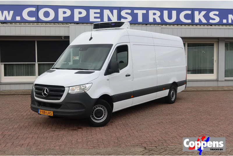 Mercedes-Benz Sprinter 317 Carrier Xarios 350 Koel/Vries/Verwarmen met Nachtaansluiting 220 Volt - Carrinha frigorífica: foto 1 Mercedes-Benz Sprinter 317 Carrier Xarios 350 Koel/Vries/Verwarmen met Nachtaansluiting 220 Volt - Carrinha frigorífica: foto 1