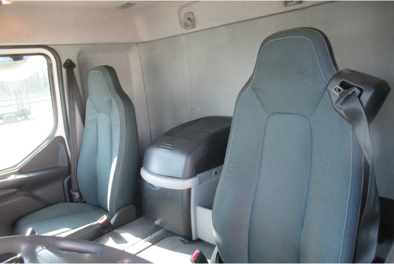Volvo FL 250 Bakwagen + 6 deuren + Laadklep 2000 kg - Caminhão furgão: foto 5 Volvo FL 250 Bakwagen + 6 deuren + Laadklep 2000 kg - Caminhão furgão: foto 5