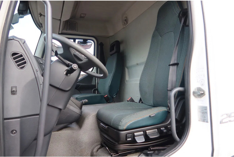 Volvo FL Bak + Dhollandia klep 2000 Kg - Caminhão furgão: foto 5 Volvo FL Bak + Dhollandia klep 2000 Kg - Caminhão furgão: foto 5