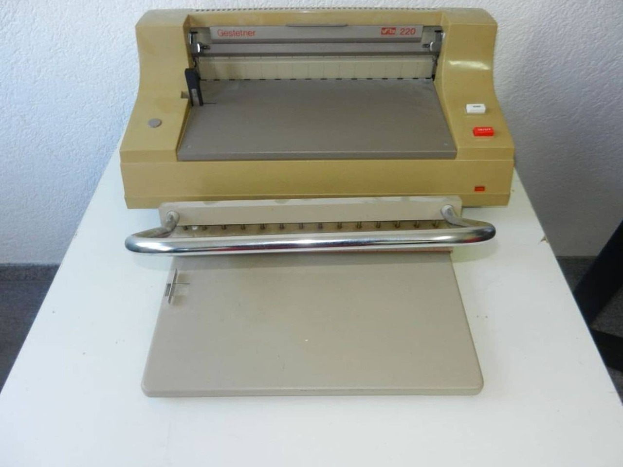 Gestetner 220 - Encadernadora: foto 1 Gestetner 220 - Encadernadora: foto 1