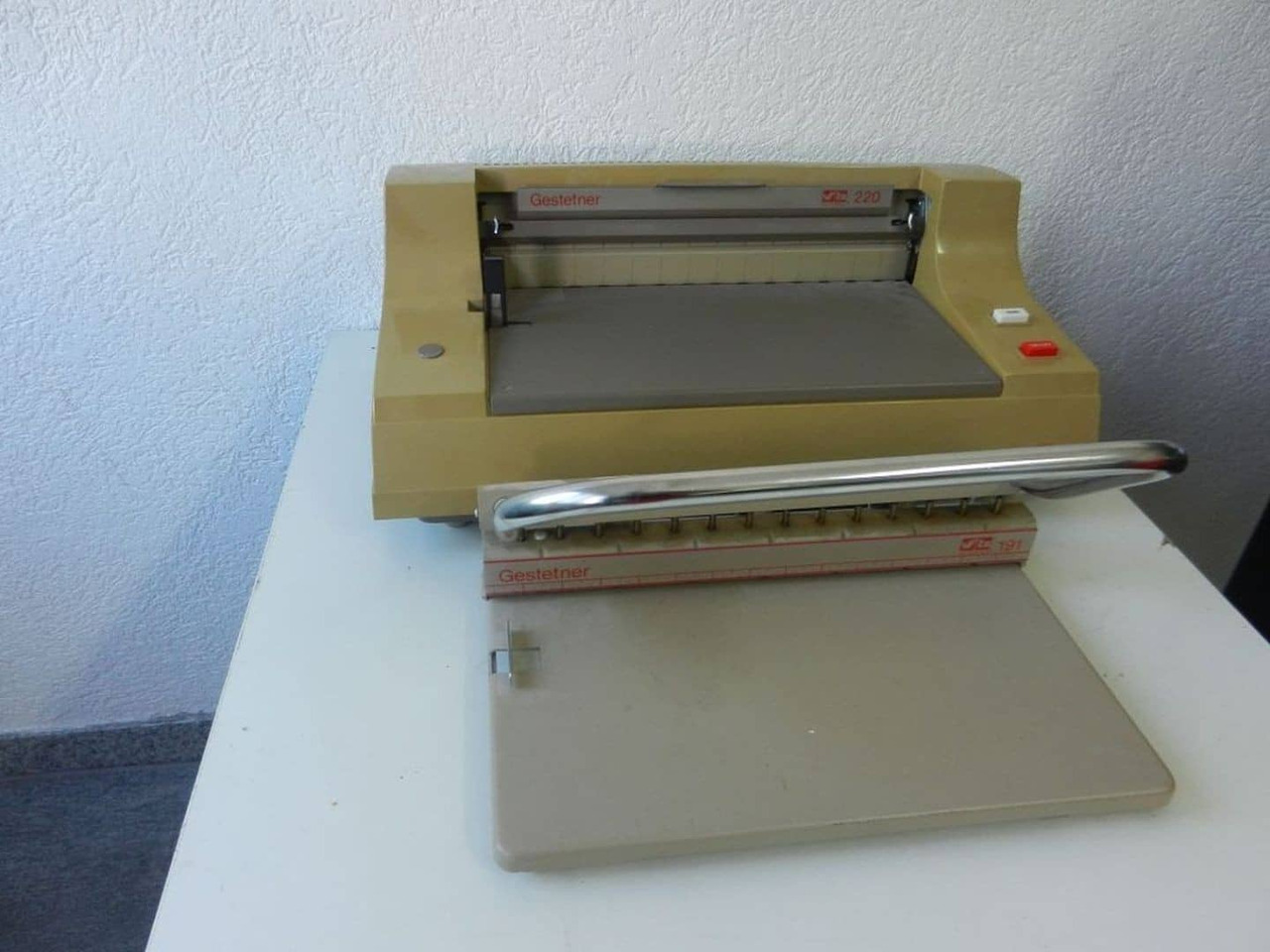 Gestetner 220 - Encadernadora: foto 2 Gestetner 220 - Encadernadora: foto 2