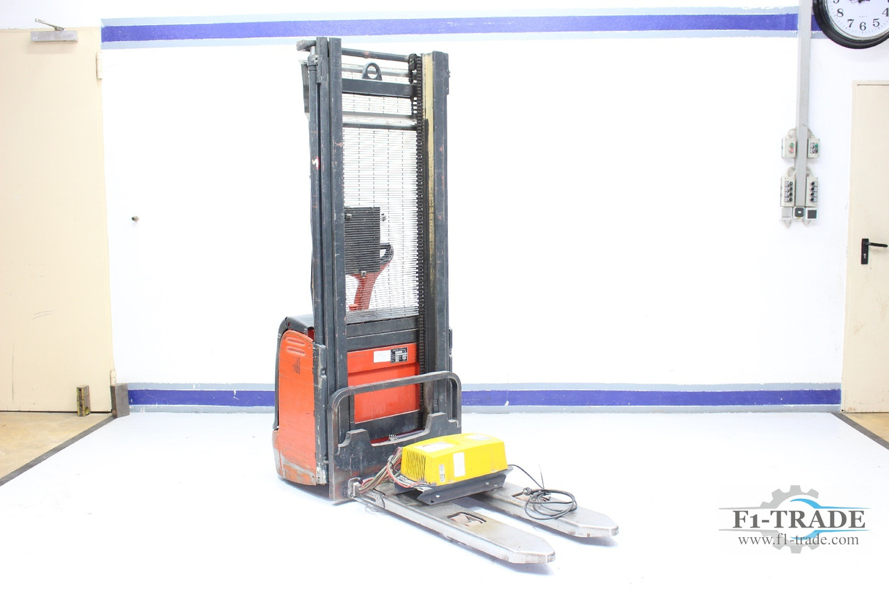 Linde L 12 - Stacker: foto 1 Linde L 12 - Stacker: foto 1