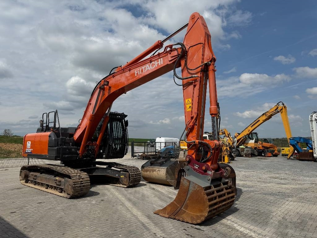 Escavadora de rastos Hitachi ZX 250 LC N-6: foto 7