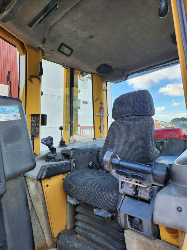 CAT D6N LGP - Buldôzer: foto 5 CAT D6N LGP - Buldôzer: foto 5