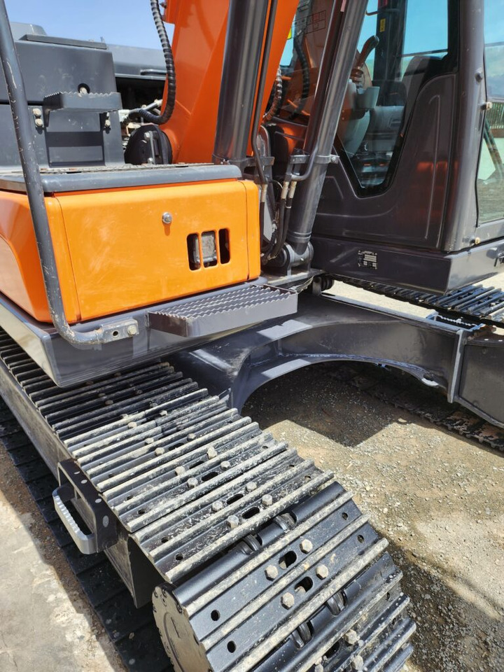 DOOSAN DX140LC-7 - Escavadora de rastos: foto 3 DOOSAN DX140LC-7 - Escavadora de rastos: foto 3