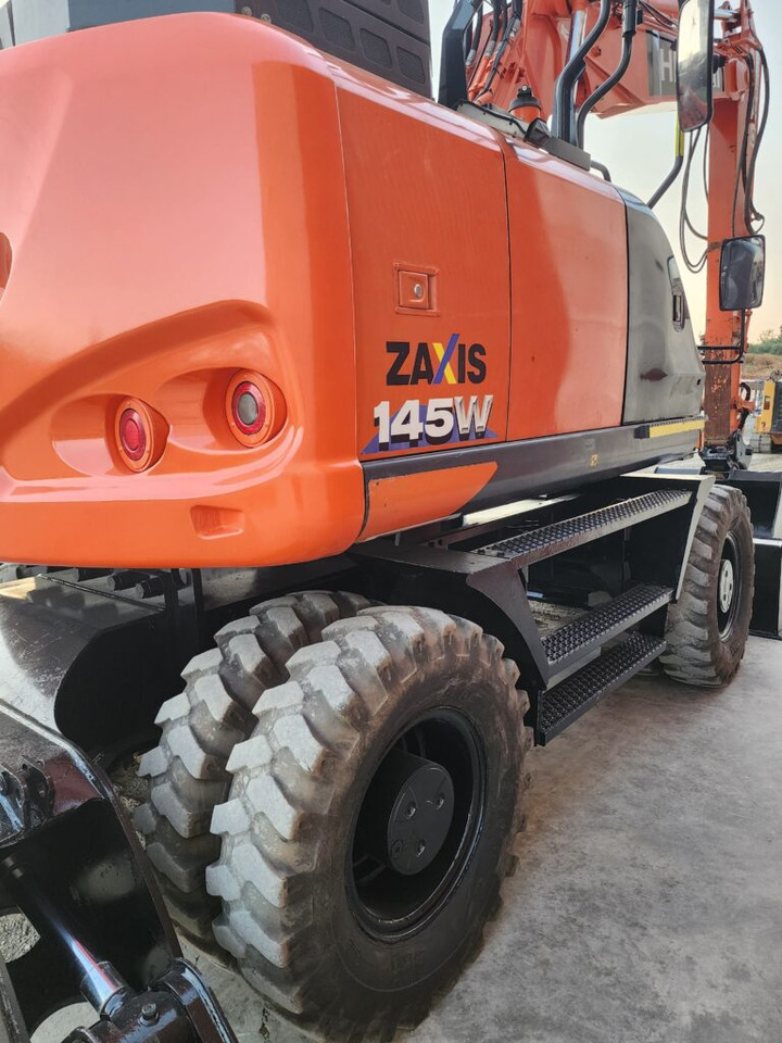 HITACHI ZX145W-6 - Escavadeira de rodas: foto 4 HITACHI ZX145W-6 - Escavadeira de rodas: foto 4