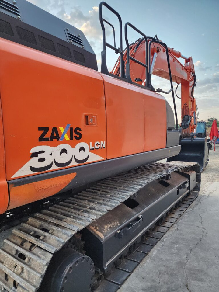 HITACHI ZX300LCN-6 - Escavadora de rastos: foto 4 HITACHI ZX300LCN-6 - Escavadora de rastos: foto 4