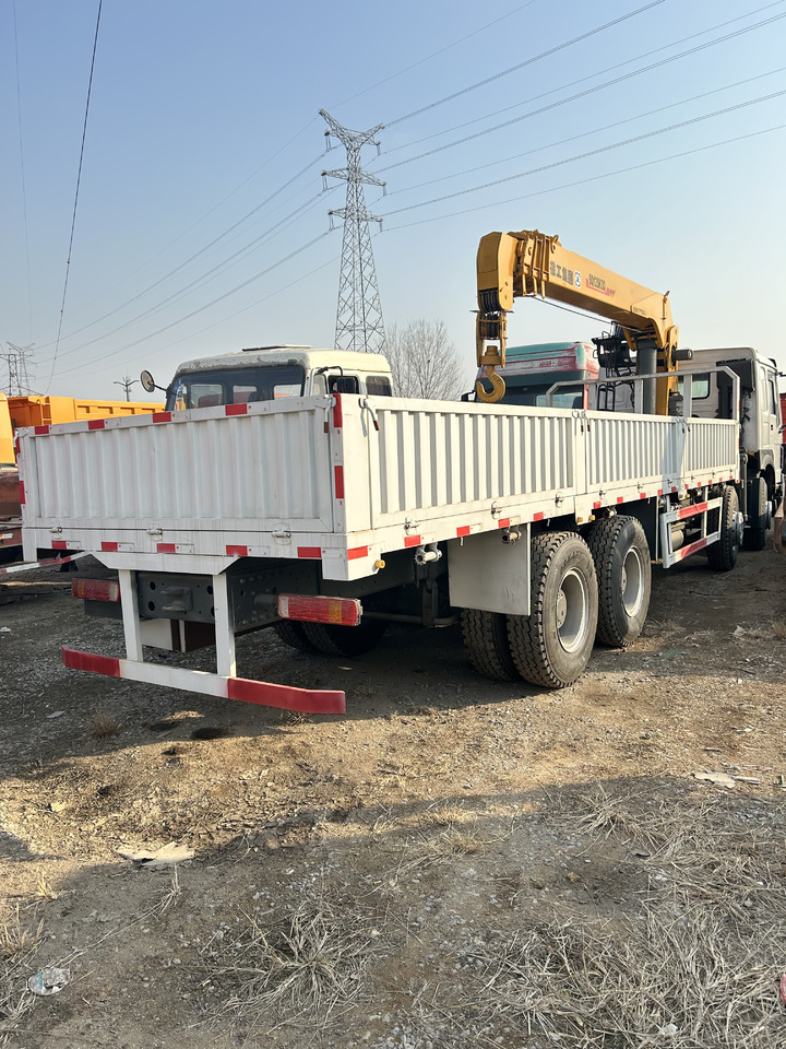 HOWO 371HP CRANE TRUCK - Caminhão grua: foto 5 HOWO 371HP CRANE TRUCK - Caminhão grua: foto 5