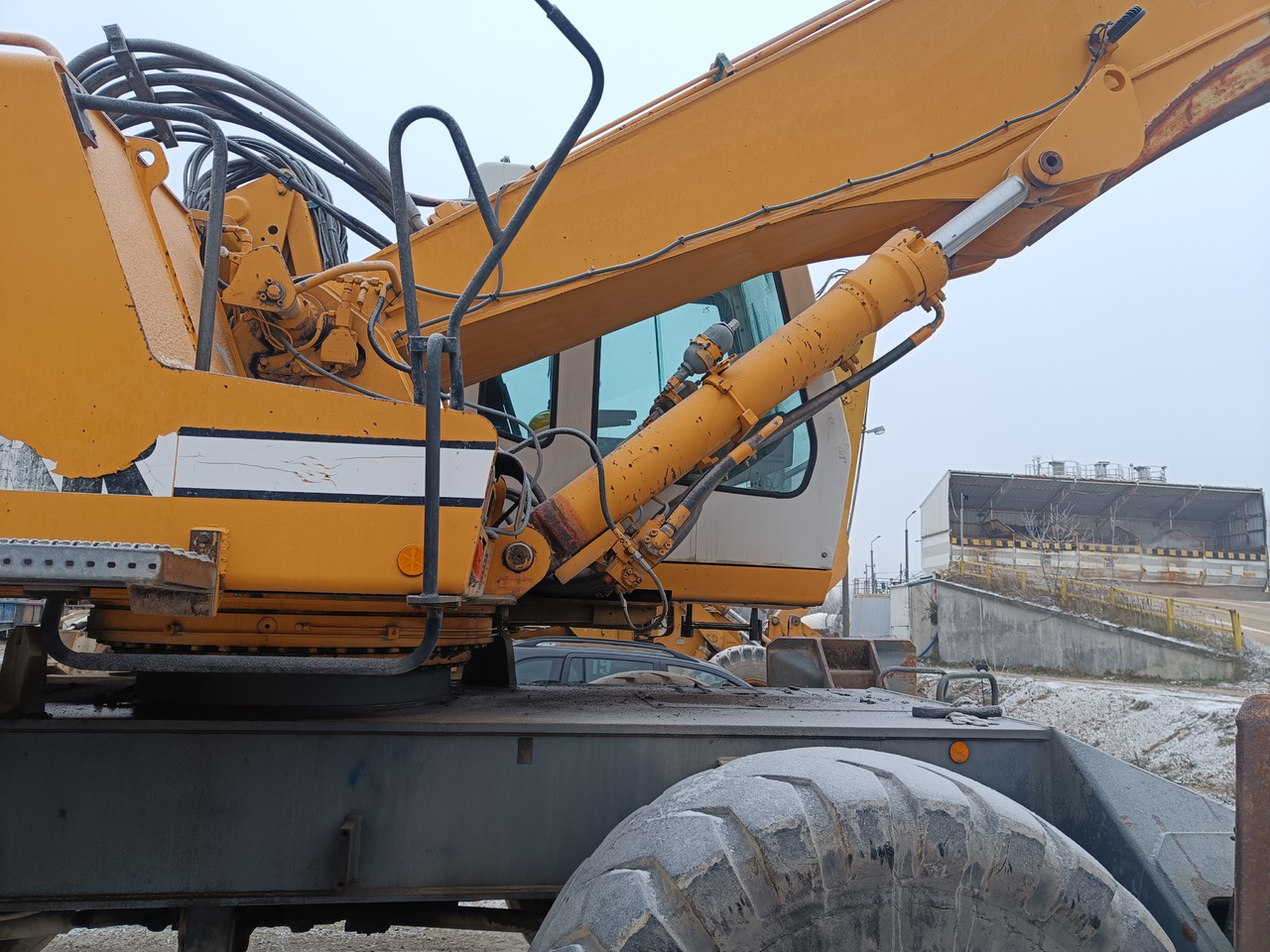 Manipulador de material LIEBHERR A 932 Litronic: foto 6