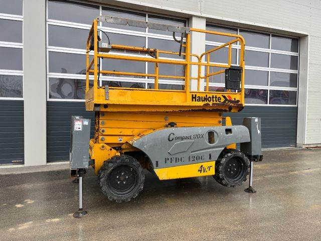 Haulotte Compact 12DX 12m Diesel Scherenarbeitsbühne 4x4 - Plataforma de Tijera/ Plataforma de tesoura: foto 4 Haulotte Compact 12DX 12m Diesel Scherenarbeitsbühne 4x4 - Plataforma de Tijera/ Plataforma de tesoura: foto 4
