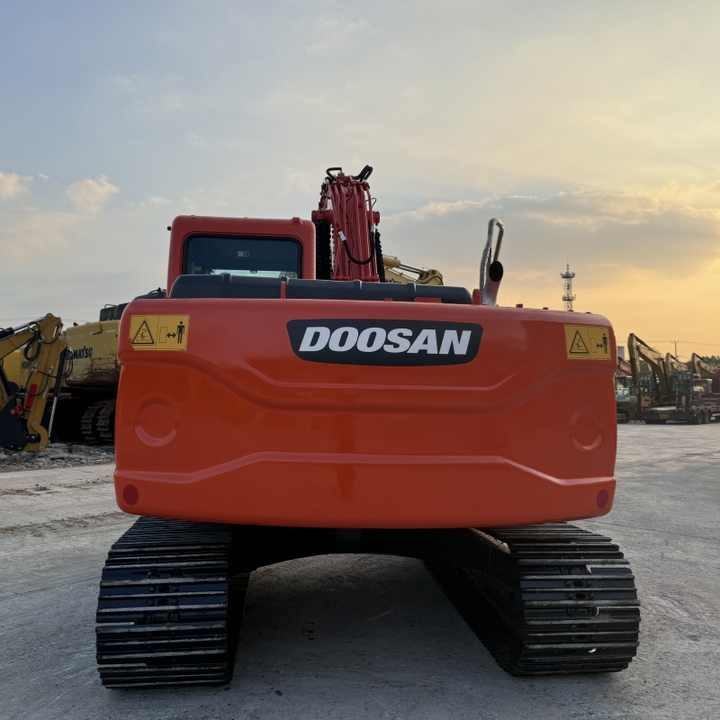 14 Ton Original Korea Used Doosan DX140LC-9c DX 140 150 225 300 Hydraulic Crawler Excavators in Good Condition Doosan140 - Escavadeira: foto 4 14 Ton Original Korea Used Doosan DX140LC-9c DX 140 150 225 300 Hydraulic Crawler Excavators in Good Condition Doosan140 - Escavadeira: foto 4