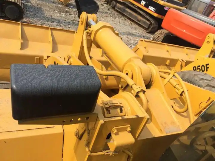 5 ton mini Used Original State loader CAT 966H Used Small wheel loader - Carregadeira de rodas: foto 4 5 ton mini Used Original State loader CAT 966H Used Small wheel loader - Carregadeira de rodas: foto 4